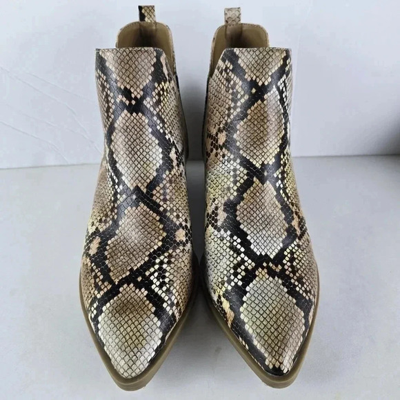 NWOT Universal Thread Women's Snake Print Ankle Boots Size 8M - Picture 1 of 10